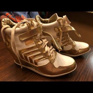 Wedge gold sneakers